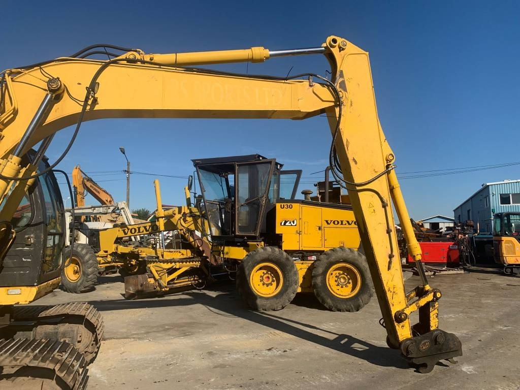 New Holland E 135 SR  - Bandgrävare: bild 4 New Holland E 135 SR  - Bandgrävare: bild 4