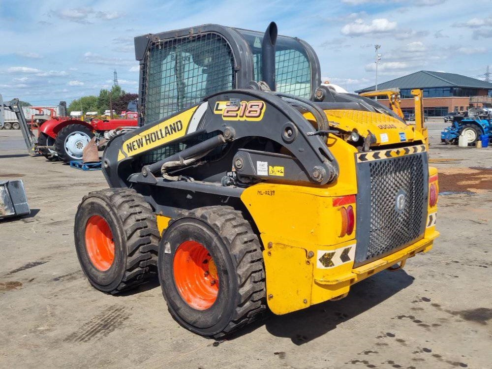 New Holland L 218 - Kompaktlastare/ Slirstyrda lastare: bild 3 New Holland L 218 - Kompaktlastare/ Slirstyrda lastare: bild 3