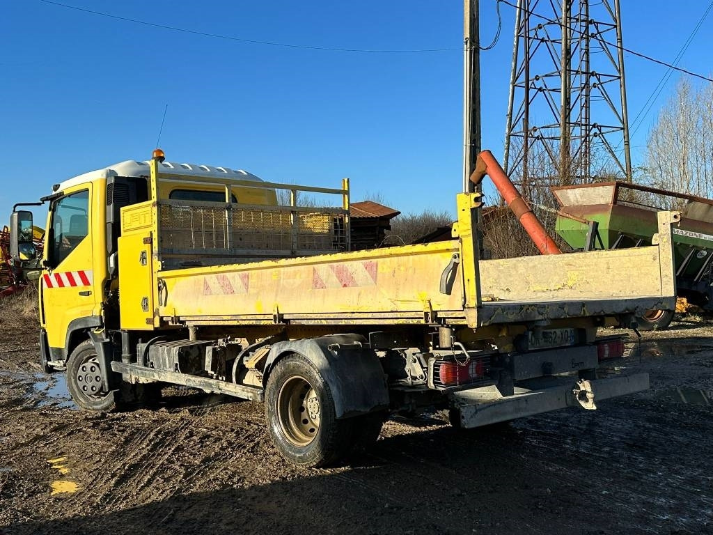 Nissan NT500 - Tippbil lastbil: bild 4 Nissan NT500 - Tippbil lastbil: bild 4