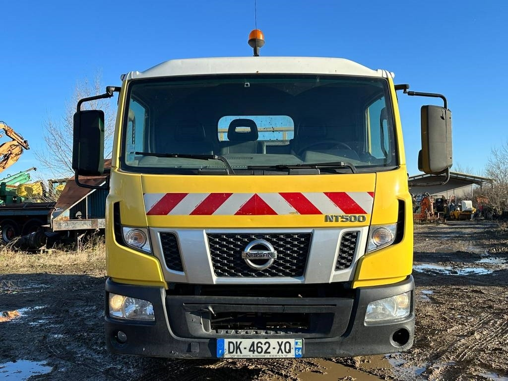 Nissan NT500 - Tippbil lastbil: bild 2 Nissan NT500 - Tippbil lastbil: bild 2