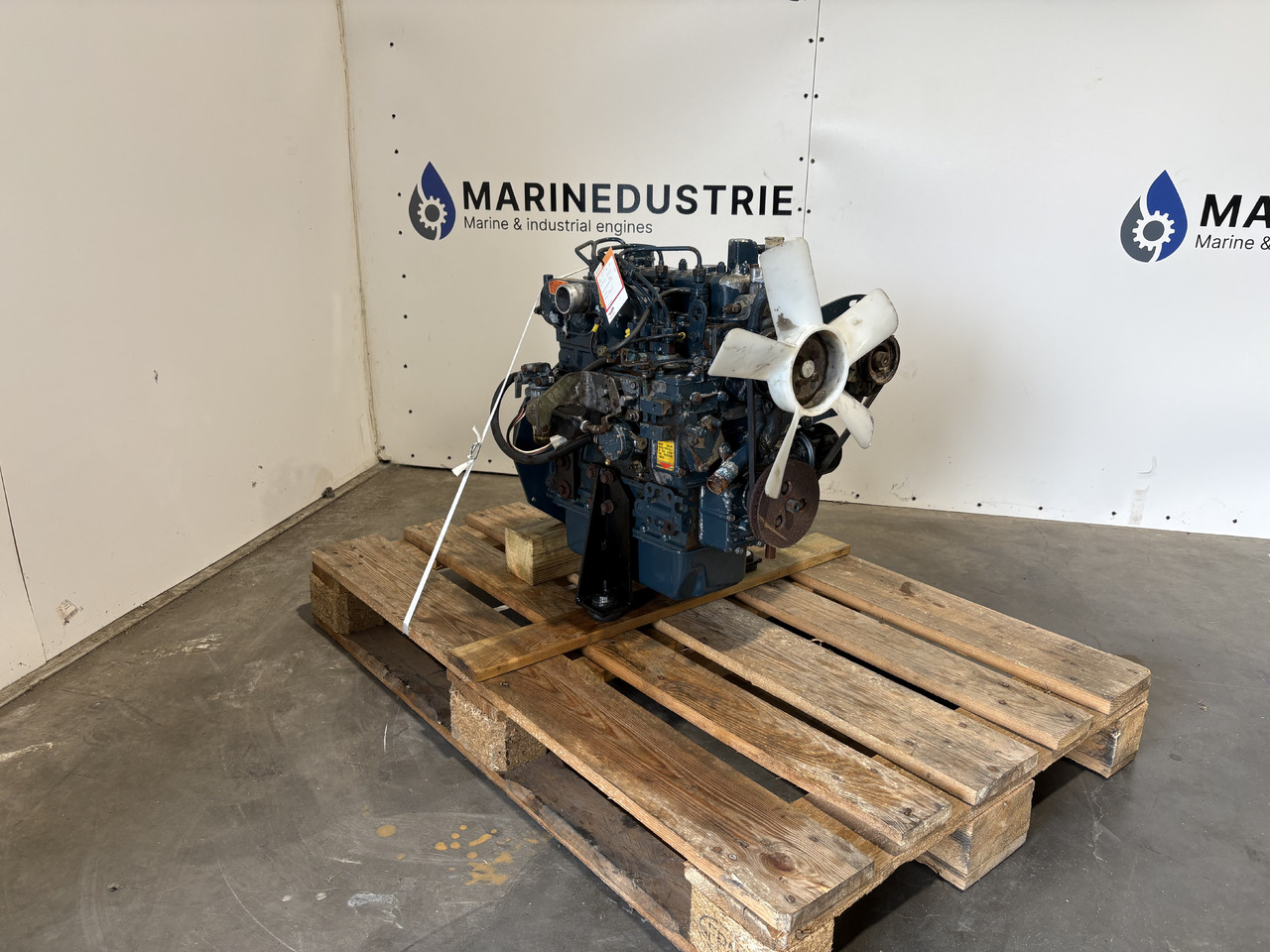 KUBOTA V1100 - Motor för Byggmaskiner: bild 1 KUBOTA V1100 - Motor för Byggmaskiner: bild 1