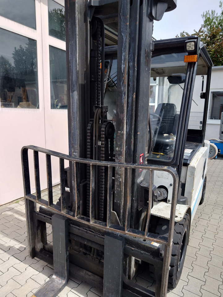 Hyundai 40B-9 - Eltruck: bild 4 Hyundai 40B-9 - Eltruck: bild 4