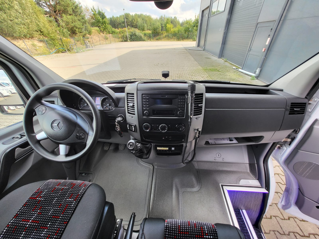 Leasa Mercedes-Benz Sprinter 519 CDI 24 places + 4 standing Mercedes-Benz Sprinter 519 CDI 24 places + 4 standing: bild 9