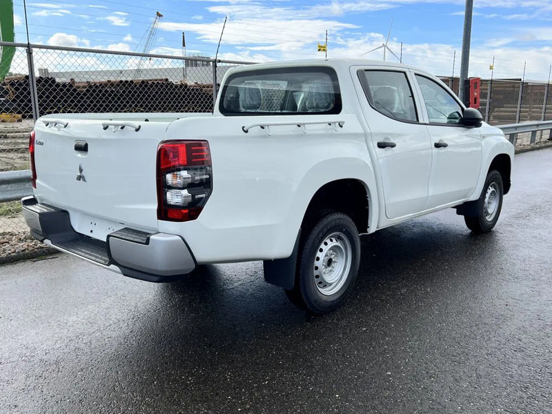 Mitsubishi L200 4x4 - 8 UNITS in WHITE 2.5 D GL Double Cab - EURO 2 - NEW!! Ready for work!!!** - Pickup, Dubbelhytt transportbil: bild 5 Mitsubishi L200 4x4 - 8 UNITS in WHITE 2.5 D GL Double Cab - EURO 2 - NEW!! Ready for work!!!** - Pickup, Dubbelhytt transportbil: bild 5