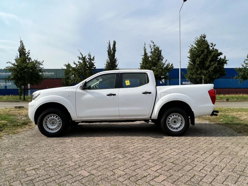 Nissan Navara 4x4 - 22 UNITS - 2.5 D Double Cab - XE - EURO 2 - NEW!! READY FOR WORK!!! - Pickup, Dubbelhytt transportbil: bild 2 Nissan Navara 4x4 - 22 UNITS - 2.5 D Double Cab - XE - EURO 2 - NEW!! READY FOR WORK!!! - Pickup, Dubbelhytt transportbil: bild 2