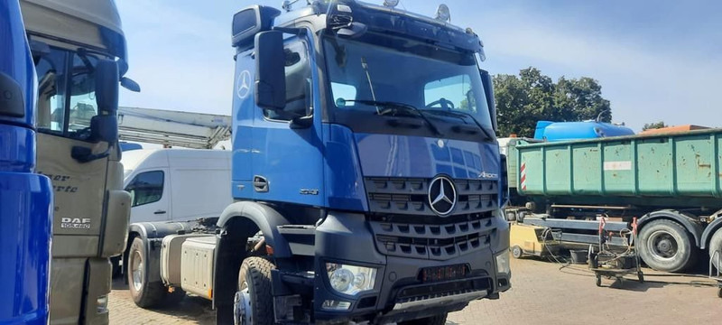 Mercedes-Benz 2043 Arocs 4x4 - Dragbil: bild 2 Mercedes-Benz 2043 Arocs 4x4 - Dragbil: bild 2