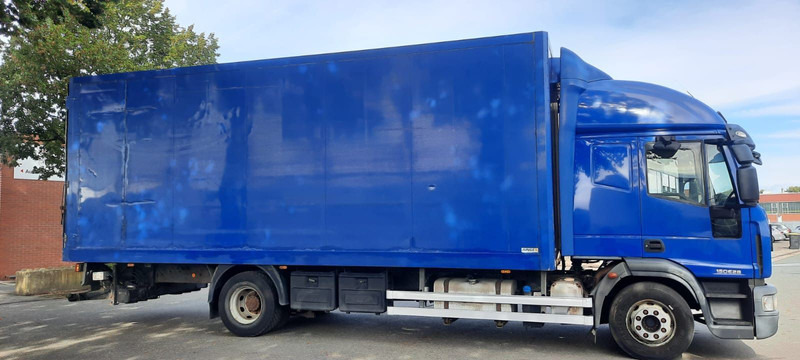 Iveco ML150E28 Koffer - Lastbil med skåp: bild 3 Iveco ML150E28 Koffer - Lastbil med skåp: bild 3
