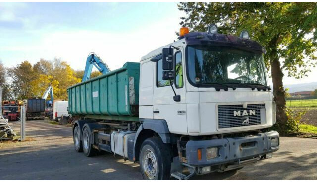 MAN 27.403MAN 6x4 Abroller/Kipper Mulde - Tippbil lastbil: bild 2 MAN 27.403MAN 6x4 Abroller/Kipper Mulde - Tippbil lastbil: bild 2