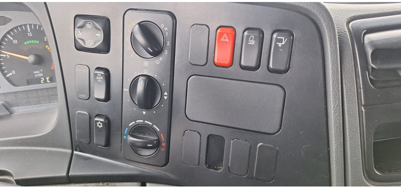 Mercedes-Benz 1222 Atego Koffer mit LBW Klima - Lastbil med skåp: bild 5 Mercedes-Benz 1222 Atego Koffer mit LBW Klima - Lastbil med skåp: bild 5