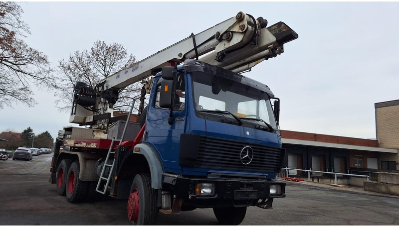 Mercedes-Benz 2629 AK Motorwagen mit Kran Dachdeckerkran6x6 - Kranbil: bild 3 Mercedes-Benz 2629 AK Motorwagen mit Kran Dachdeckerkran6x6 - Kranbil: bild 3