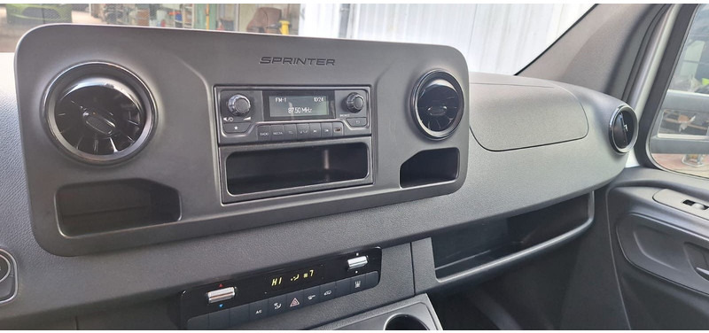 Mercedes-Benz 315 317 319 Sprinter III Koffer - Volymskåp: bild 5 Mercedes-Benz 315 317 319 Sprinter III Koffer - Volymskåp: bild 5