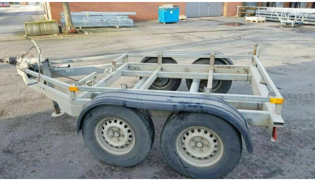 Trebbiner Abrollanhänger/Absetzer - Båttrailer: bild 1 Trebbiner Abrollanhänger/Absetzer - Båttrailer: bild 1