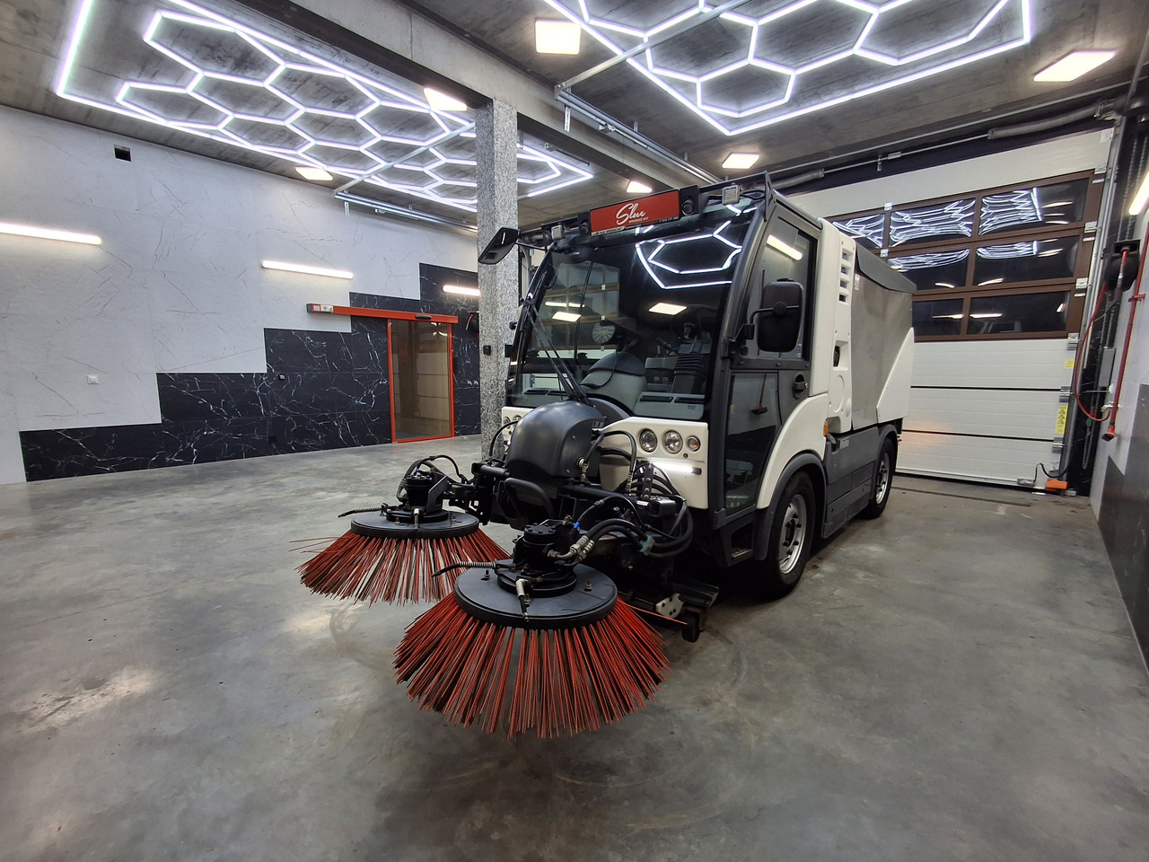 Hako Citymaster 2200 Zamiatarka Kehrmaschine Euro 6 PM2.5 2018r 2619 Mth - Sopmaskin: bild 2 Hako Citymaster 2200 Zamiatarka Kehrmaschine Euro 6 PM2.5 2018r 2619 Mth - Sopmaskin: bild 2