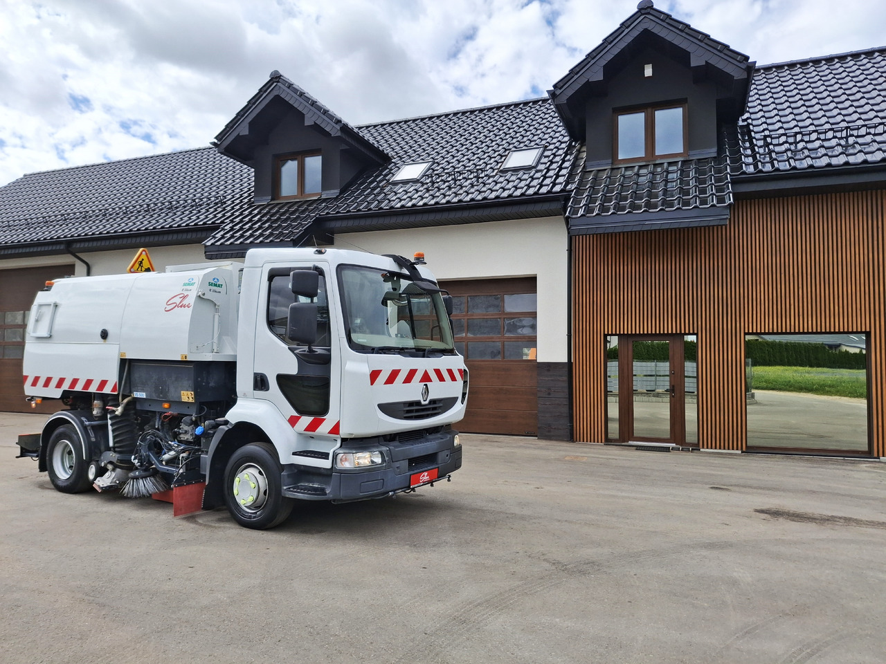 RENAULT Midlum 220 Zamiatarka Johnston VS500 Szczotki L/R Obie Strony Napęd Hydrostatyczny 2012r - Sopmaskin: bild 1 RENAULT Midlum 220 Zamiatarka Johnston VS500 Szczotki L/R Obie Strony Napęd Hydrostatyczny 2012r - Sopmaskin: bild 1