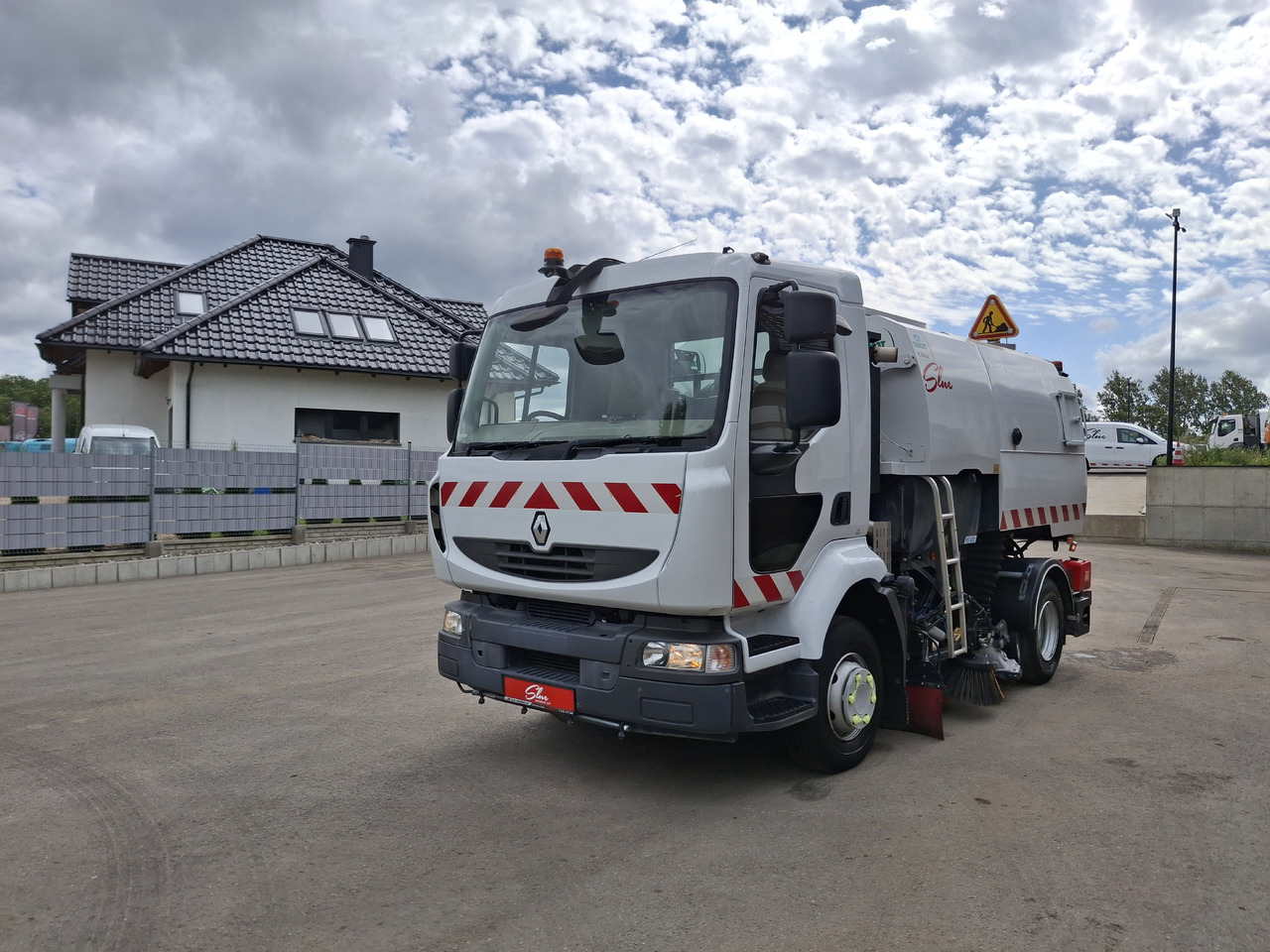 RENAULT Midlum 220 Zamiatarka Johnston VS500 Szczotki L/R Obie Strony Napęd Hydrostatyczny 2012r - Sopmaskin: bild 3 RENAULT Midlum 220 Zamiatarka Johnston VS500 Szczotki L/R Obie Strony Napęd Hydrostatyczny 2012r - Sopmaskin: bild 3