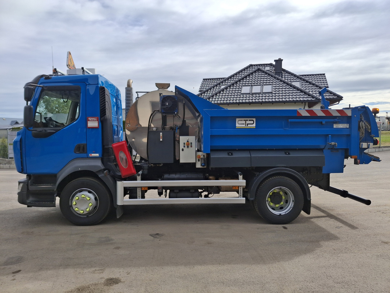 Renault D16 - Bitumenspridare: bild 5 Renault D16 - Bitumenspridare: bild 5