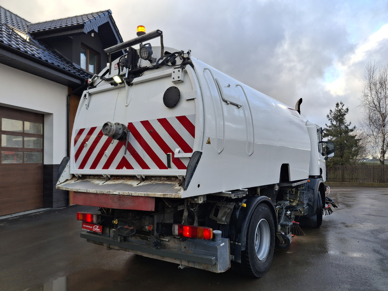 SCANIA 94G Zamiatarka Kehrmaschine BUCHER L/R Frontbürste 2 Motoren Odchwaszczarka Przednia Szczotka - Sopmaskin: bild 3 SCANIA 94G Zamiatarka Kehrmaschine BUCHER L/R Frontbürste 2 Motoren Odchwaszczarka Przednia Szczotka - Sopmaskin: bild 3