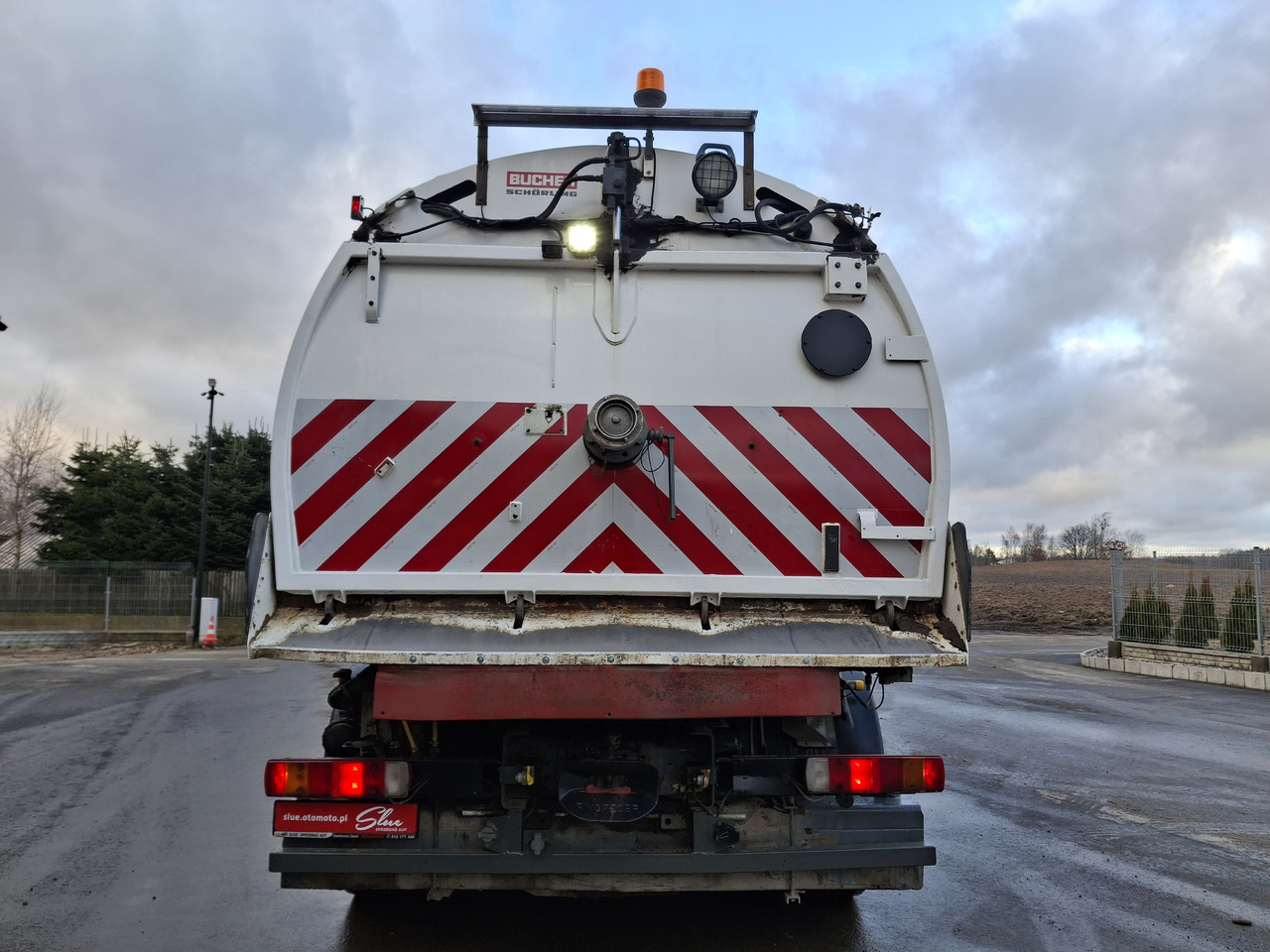 SCANIA 94G Zamiatarka Kehrmaschine BUCHER L/R Frontbürste 2 Motoren Odchwaszczarka Przednia Szczotka - Sopmaskin: bild 4 SCANIA 94G Zamiatarka Kehrmaschine BUCHER L/R Frontbürste 2 Motoren Odchwaszczarka Przednia Szczotka - Sopmaskin: bild 4