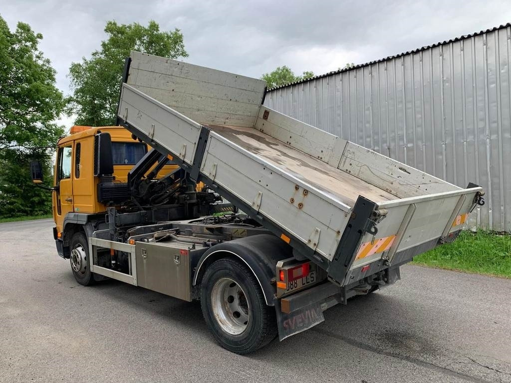 Volvo FL615 + HIAB 027-2 - Tippbil lastbil: bild 2 Volvo FL615 + HIAB 027-2 - Tippbil lastbil: bild 2