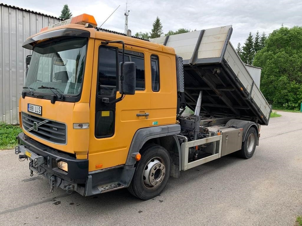 Volvo FL615 + HIAB 027-2 - Tippbil lastbil: bild 1 Volvo FL615 + HIAB 027-2 - Tippbil lastbil: bild 1