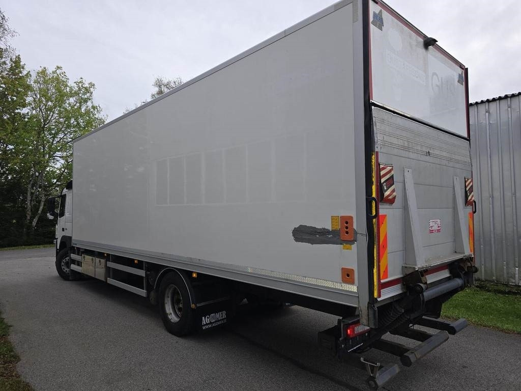 Volvo FM330 4X2 - Lastbil med skåp: bild 2 Volvo FM330 4X2 - Lastbil med skåp: bild 2