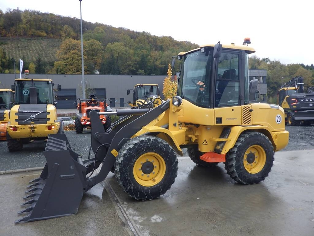 Volvo L 30 G  - Hjullastare: bild 1 Volvo L 30 G  - Hjullastare: bild 1
