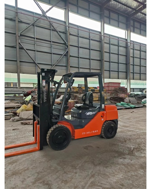 Motviktstruck 2022 Toyota FD30: bild 1