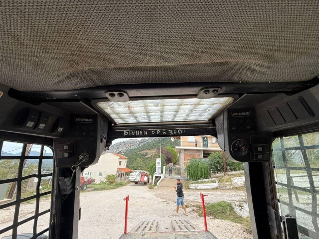 CAT 216 - Kompaktlastare/ Slirstyrda lastare: bild 5 CAT 216 - Kompaktlastare/ Slirstyrda lastare: bild 5