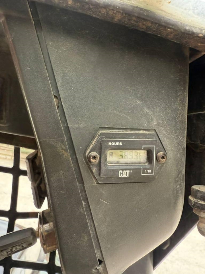 CAT 216 - Kompaktlastare/ Slirstyrda lastare: bild 4 CAT 216 - Kompaktlastare/ Slirstyrda lastare: bild 4