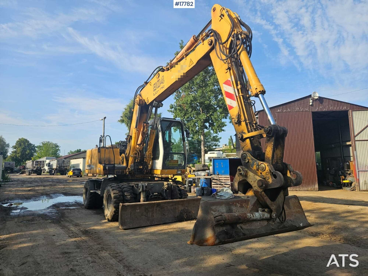 2002 Liebherr  A 904 - Grävmaskin på däck: bild 1 2002 Liebherr  A 904 - Grävmaskin på däck: bild 1