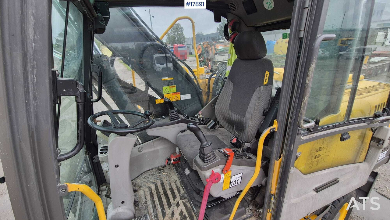 Grävmaskin på däck 2009 Volvo EW 160C: bild 17