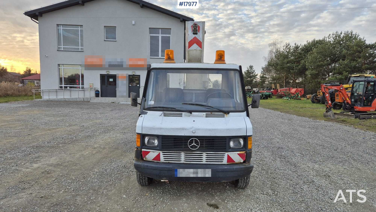 BRONTO SKYLIFT basket lift on Mercedes-Benz 308D chassis (1992) - Billift: bild 2 BRONTO SKYLIFT basket lift on Mercedes-Benz 308D chassis (1992) - Billift: bild 2