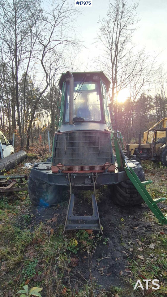 John Deere 810D forwarder (2007) - Skotare: bild 2 John Deere 810D forwarder (2007) - Skotare: bild 2