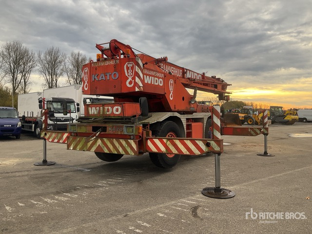 1990 Kato KR-250 25 ton 4x4x4 Rough Terrain Crane - Allterrängkran: bild 4 1990 Kato KR-250 25 ton 4x4x4 Rough Terrain Crane - Allterrängkran: bild 4
