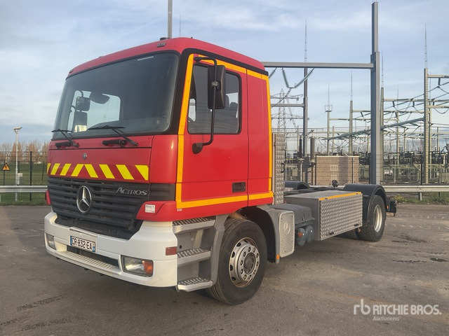 1999 Mercedes-Benz Actros 1835 4x2 Cab and Chassis - Chassi lastbil: bild 2 1999 Mercedes-Benz Actros 1835 4x2 Cab and Chassis - Chassi lastbil: bild 2