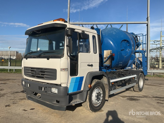 2004 Volvo FL6 4x2 Mixer Truck - Betongbil: bild 1 2004 Volvo FL6 4x2 Mixer Truck - Betongbil: bild 1