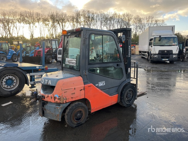 2011 Toyota 52-8FDF30 Forklift - Dieseltruck: bild 3 2011 Toyota 52-8FDF30 Forklift - Dieseltruck: bild 3