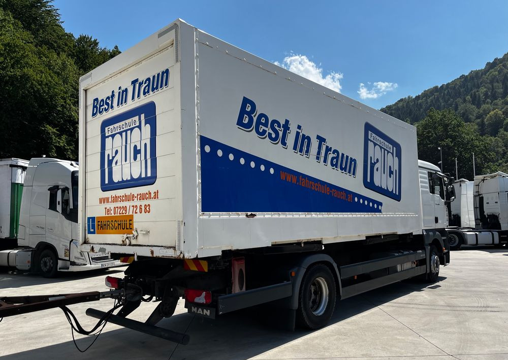 MAN TGA 18.350 6x2 D20 // BDF // Niski Przebieg // + Przyczepa Schmitz BDF // - Chassi lastbil: bild 5 MAN TGA 18.350 6x2 D20 // BDF // Niski Przebieg // + Przyczepa Schmitz BDF // - Chassi lastbil: bild 5