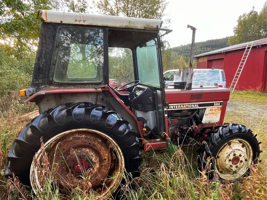 Traktor International Harvester 584 4WD: bild 8