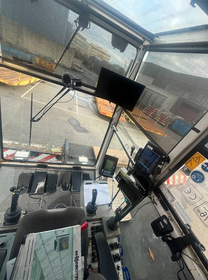 Hamnutrustning, Lyftkran Sennebogen 6180 HDSL: bild 10