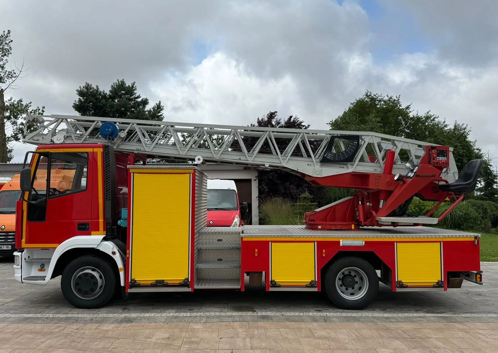 Iveco Eurocargo 130E24 - Släck/ Räddningsvagn: bild 5 Iveco Eurocargo 130E24 - Släck/ Räddningsvagn: bild 5