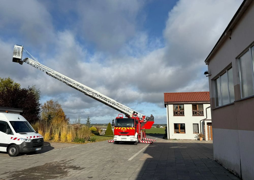 Renault Midlum 210 - Släck/ Räddningsvagn: bild 5 Renault Midlum 210 - Släck/ Räddningsvagn: bild 5