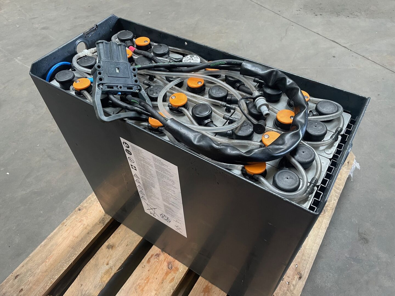 Hawker 24 Volt I 3 PZS 375 - Batteri för Materialhanteringsutrustning: bild 1 Hawker 24 Volt I 3 PZS 375 - Batteri för Materialhanteringsutrustning: bild 1