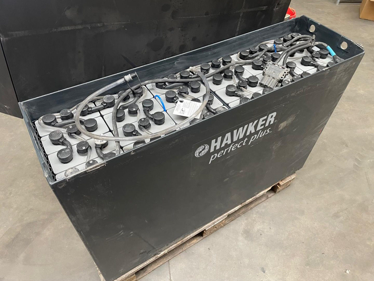 Hawker 48V 4 PZS 560 - Batteri för Materialhanteringsutrustning: bild 1 Hawker 48V 4 PZS 560 - Batteri för Materialhanteringsutrustning: bild 1