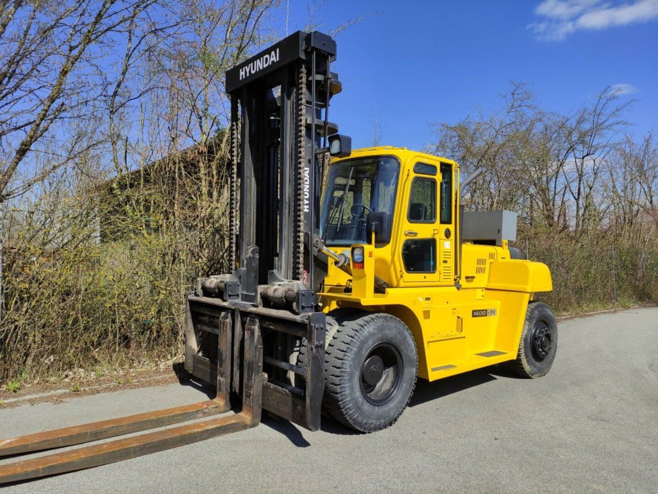 Hyundai 160D-7E - Containertruck: bild 5 Hyundai 160D-7E - Containertruck: bild 5