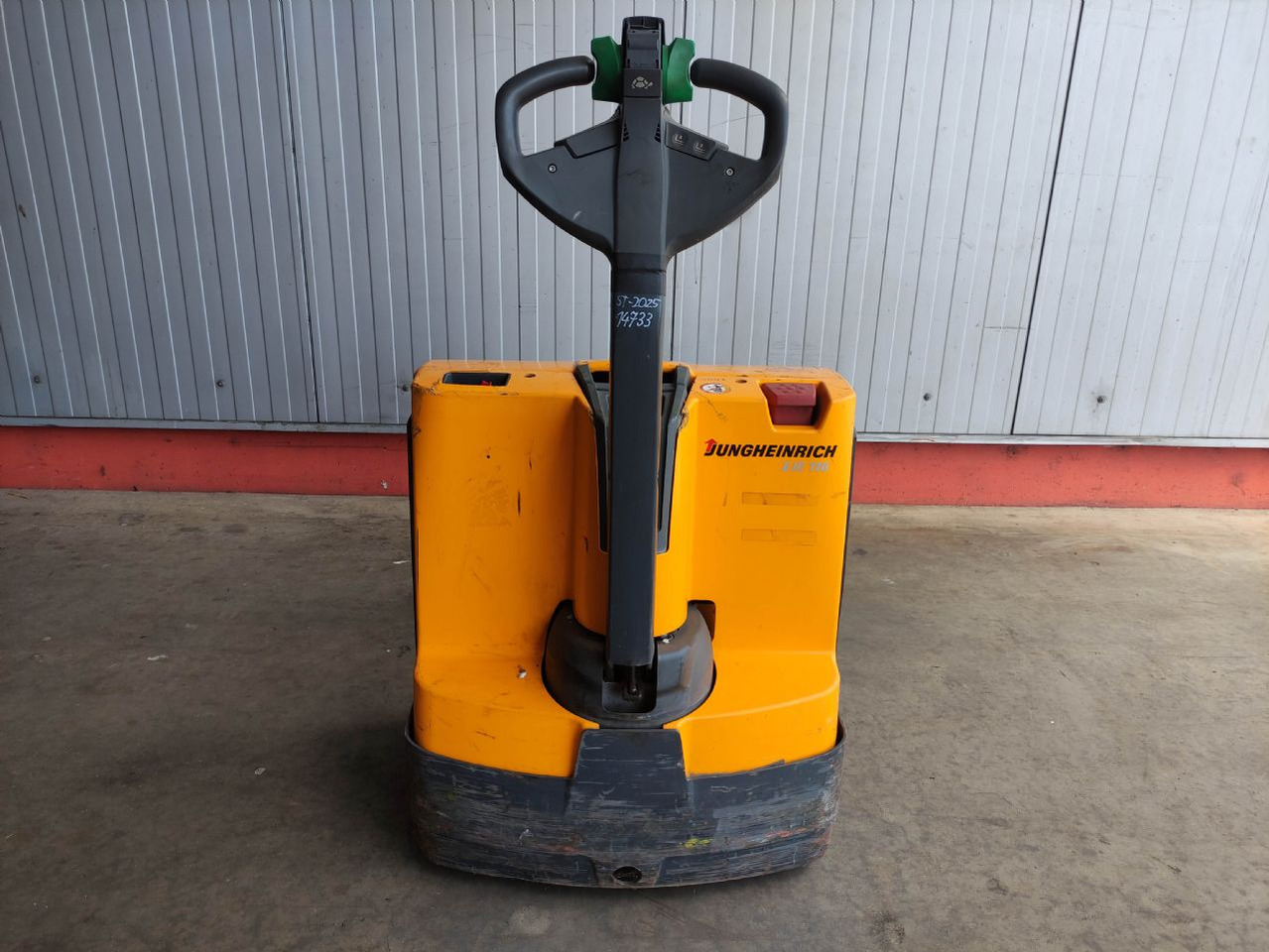 Jungheinrich EJE 116 - Låglyftar: bild 4 Jungheinrich EJE 116 - Låglyftar: bild 4