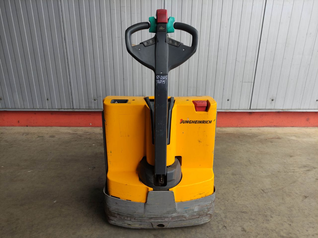 Jungheinrich EJE 116 - Låglyftar: bild 4 Jungheinrich EJE 116 - Låglyftar: bild 4