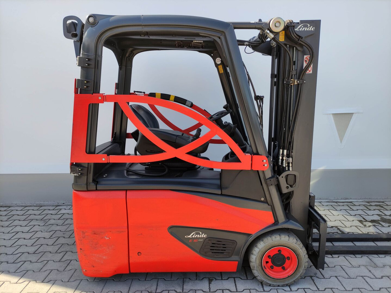 Linde E16-02-EVO-386 - Eltruck: bild 2 Linde E16-02-EVO-386 - Eltruck: bild 2