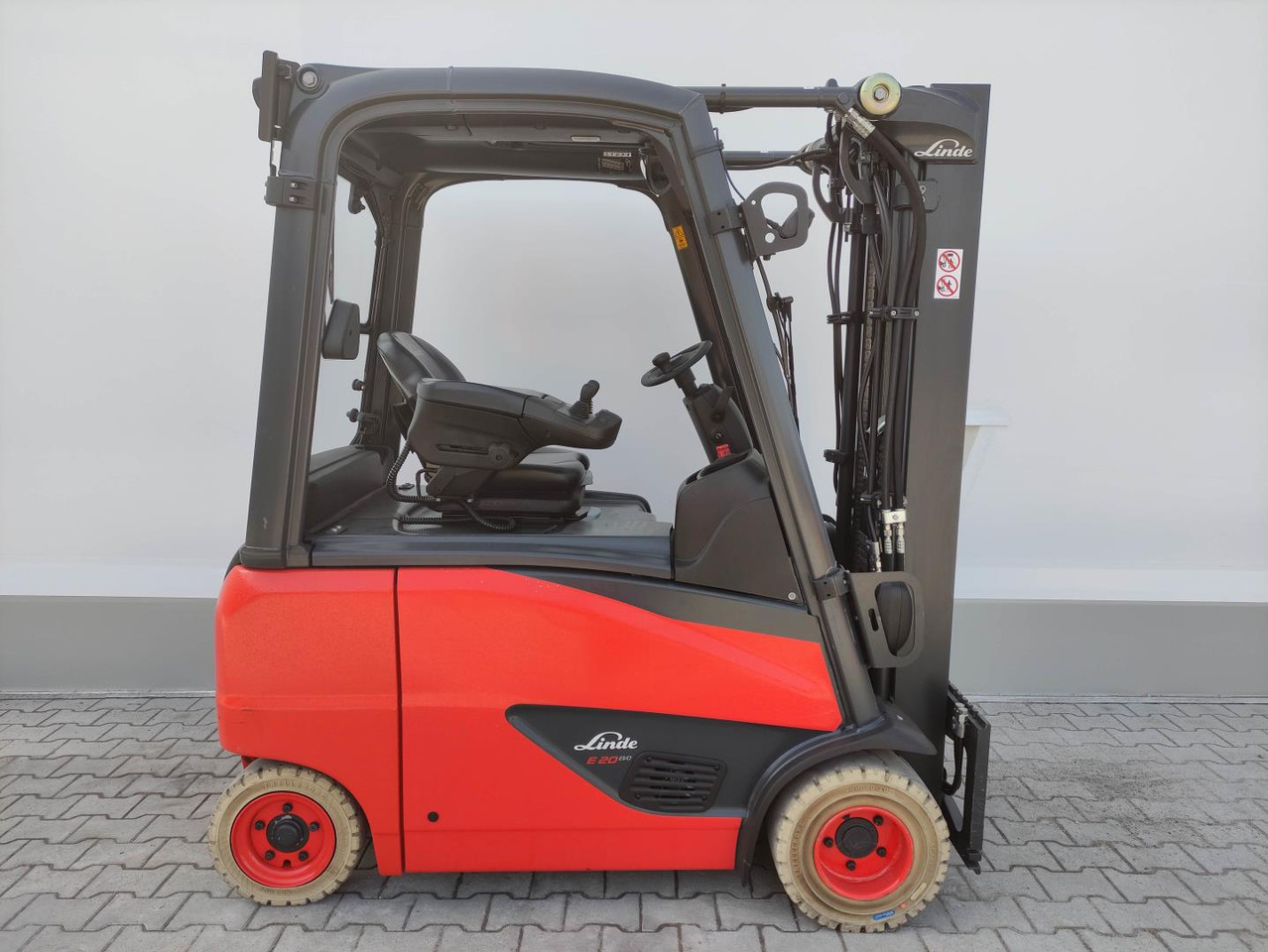 Linde E20PH-02-EVO-386 - Eltruck: bild 2 Linde E20PH-02-EVO-386 - Eltruck: bild 2