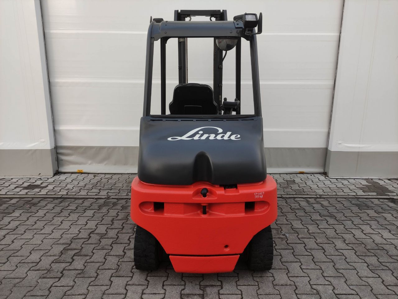 Linde E30-336-03 (LACK NEU) - Eltruck: bild 4 Linde E30-336-03 (LACK NEU) - Eltruck: bild 4
